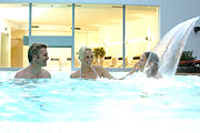 Wellness mit Sauna, Schwalldusche, Pools und Massage (Foto: Amiamo Familotel)